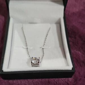 Dazzling Silver Necklace with Clear Gemstone